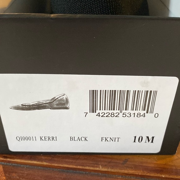 Mia brand flats - Picture 1 of 5